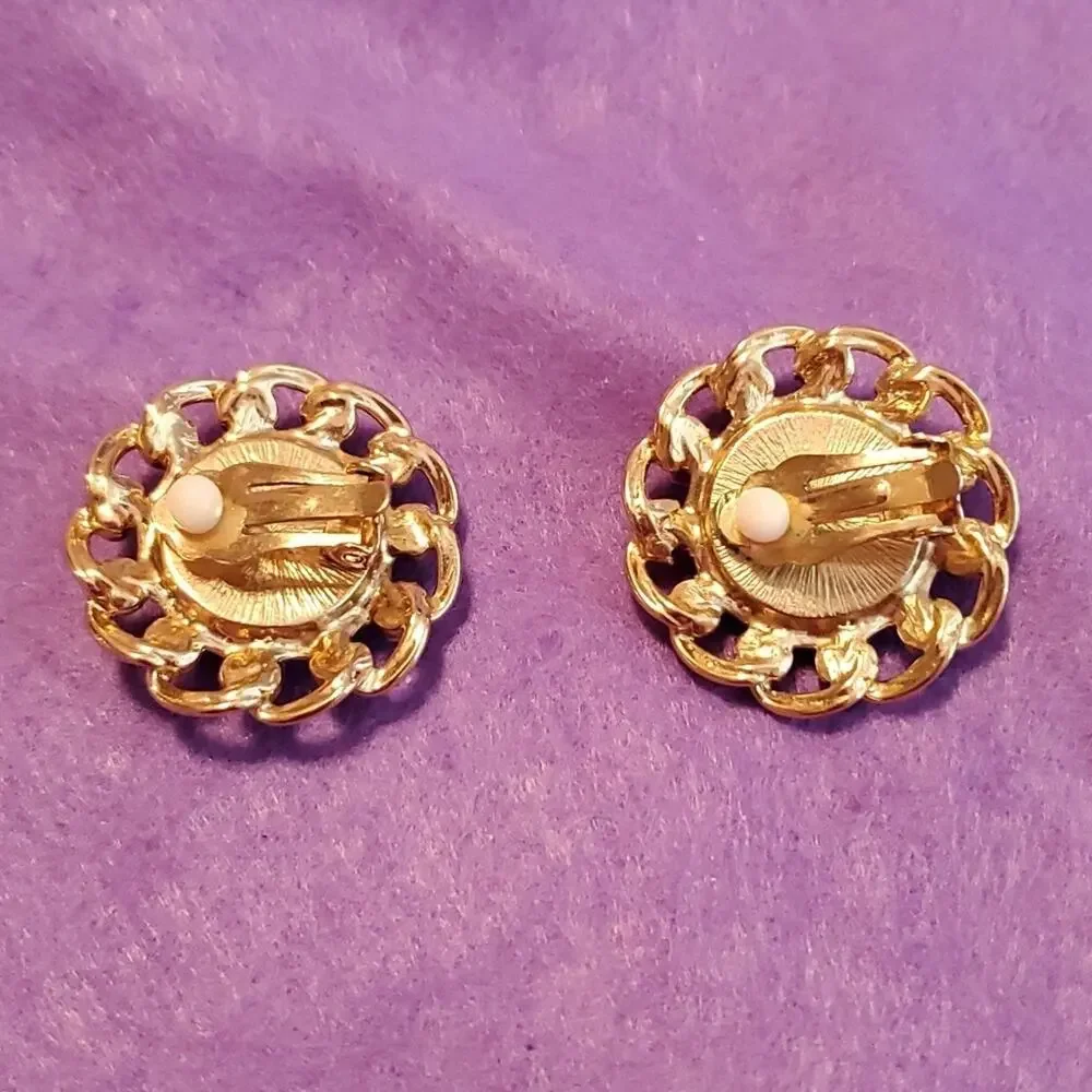 Vintage TRIFARI clip earrings
